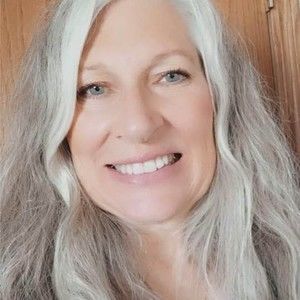 Meet your Posher, Brenda